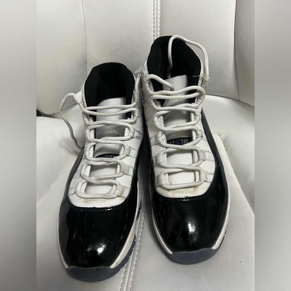 jordan 11 size 8